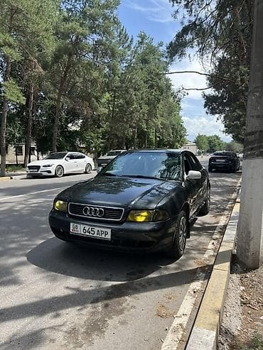 Audi A4: 1996 г., 1.8 л, Механика, Бензин, Седан