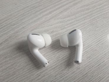 iphone xр: Беспроводные наушники-вкладыши с зарядным кейсом (форм-фактор — 4