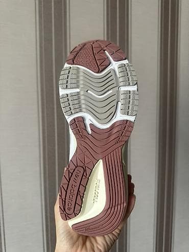 комбинация: Кроссовки New Balance x Loro Piana - Модель: коллаборация New Balance — 4