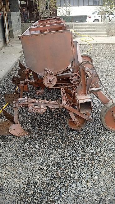 плуг корпус: Култивватор - Тип: механическая, привод от ходовых колес через цепные — 4