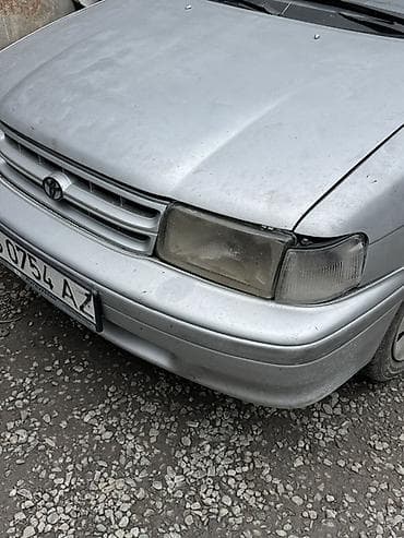 Toyota Corolla: 1994 г., Бензин, Седан