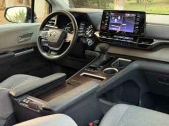 покрышка 17 5: Toyota Sienna: 2021 г., 2.5 л, Вариатор, Гибрид, Минивэн — 9