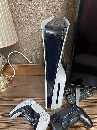 плей до: Продаю PS5 с дисководом с двумя джойстиками состояние идеал 6 игр в — 1
