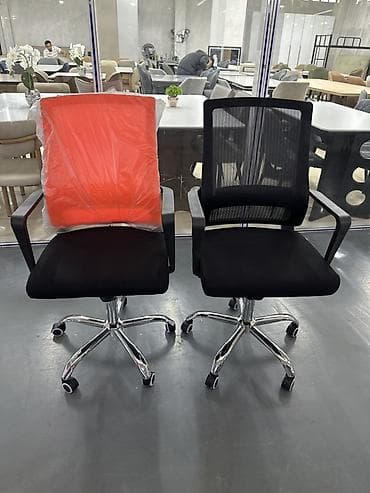 Офисное кресло, С колесиками, цвет - Черный