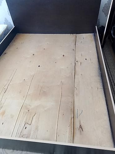 Двуспальная кровать, Б/у, Каркас без матраса, длина - 2 см