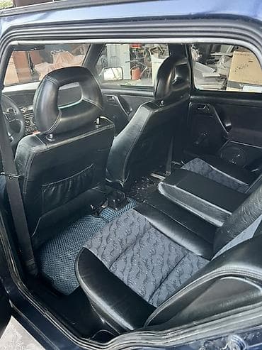 Продажа авто: Volkswagen Golf: 1992 г., 2 л, Механика, Хэтчбэк — 10