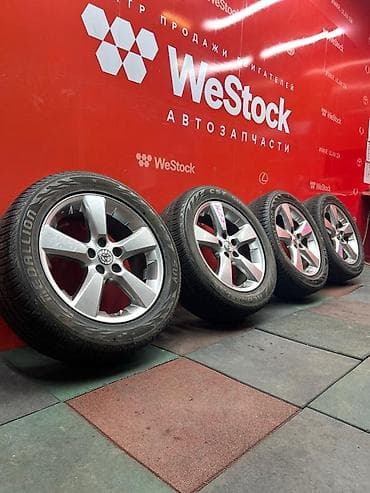 t 4: Комплект из 4 литых дисков Toyota с шинами R18 / 235 / 45 Dunlop LE — 2