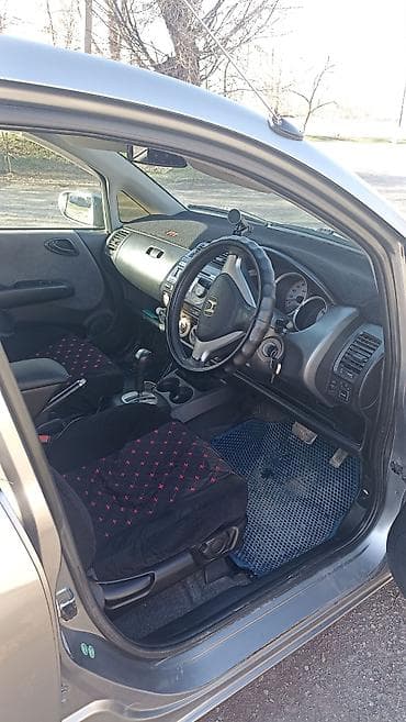 авто с америки: Honda Fit: 2006 г., 1.3 л, Автомат, Бензин, Хэтчбэк — 10