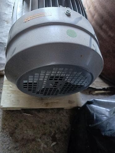 косилки бензиновые: Электродвигатель, Трехфазные, Мощность: 5,5 кВт, Обороты: 1500 об/мин — 3