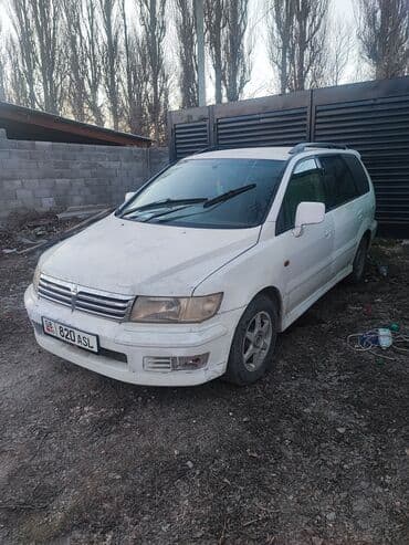 спринтер 7 местный: Mitsubishi Chariot: 1997 г., 2.4 л, Автомат, Бензин, Универсал — 2