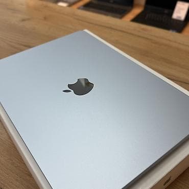 x iphone: В продаже макбук с коробкой MACBOOK AIR 13 2025 M4 chip 16/256 В — 3