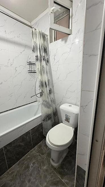 достук отел: Сдаётся комната с отдельным входом (дверь с номером 7). Все условия — 9