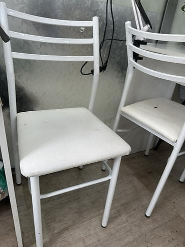 Туалетные столики: Продаю маникюрный стол и стулья вместе комплект — 2