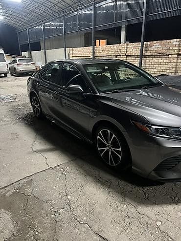 салон машины: Toyota Camry: 2019 г., 2.5 л, Автомат, Бензин, Седан — 2