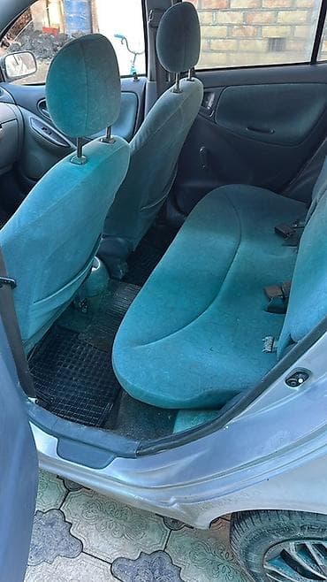 Продажа авто: Toyota Yaris: 1999 г., 1 л, Механика, Бензин, Хэтчбэк — 3