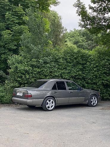 Продажа авто: Mercedes-Benz E-Class: 1994 г., 2 л, Механика, Бензин, Седан — 4