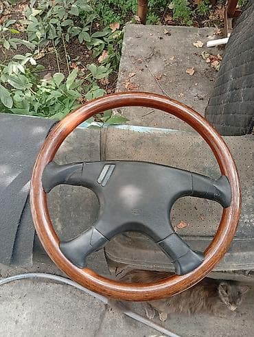 Продаю руль на Мерседес 124