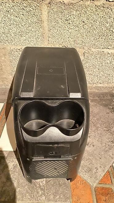 Автомобильный термоэлектрический холодильник-органайзер Убрали из за — 4