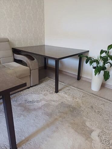 столик ikea: 2 стола
1.5×1.1 
ножки из стали
глянец
коричневый
состояние - новое — 1