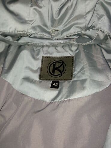 Айымдардын кийими: Куртка женская Купила за 7000сом, отдам за 3000сом Очень удобная и — 3