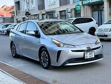 1: Toyota Prius: 2021 г., 1.8 л, Робот, Гибрид, Лифтбек — 2