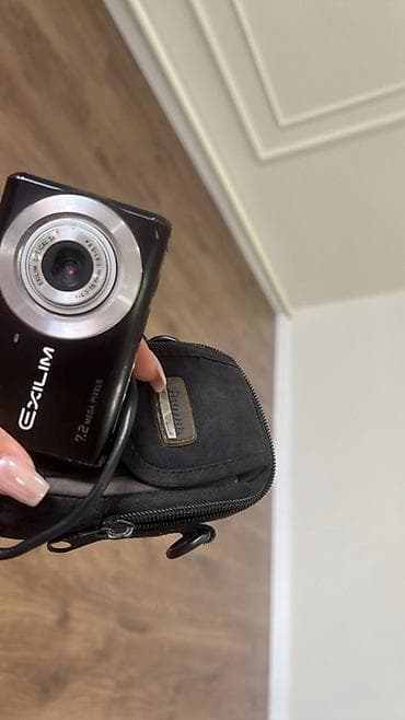 cd card: Компактная цифровая камера Casio Exilim 7.2 MP Описание: - Матрица — 1