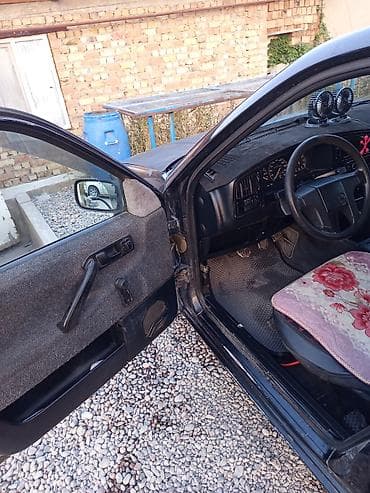 фолксфаген венто: Volkswagen Vento: 1993 г., 2 л, Механика, Бензин, Седан — 5