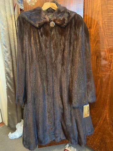 Продаю шубу норка цельная 
Размер 46 к низу чуть расклешоная 
Новая