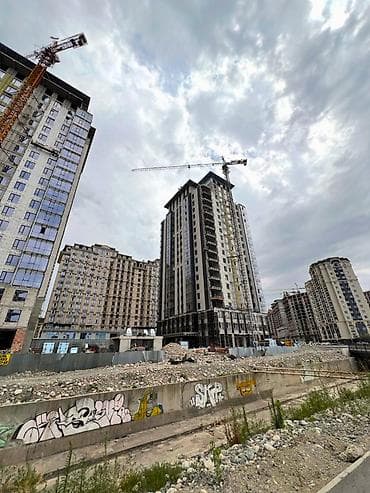 адмираль: Продажа офисов 96 м², Без ремонта, Многоэтажное здание, 2 этаж — 3