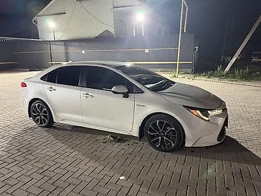 Транспорт: Toyota Corolla: 2020 г., 1.8 л, Гибрид, Седан — 2