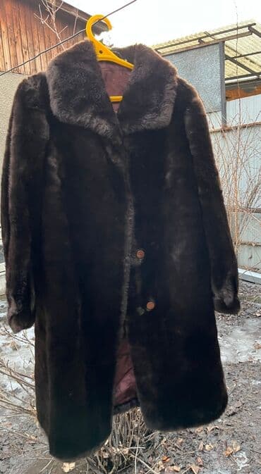 думал: Продаю искусственные шубы серая подростковая, черного и шоколадного — 4