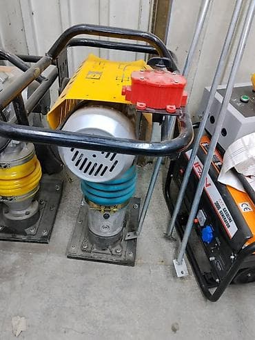 Вибронога (вибротрамбовка) для уплотнения грунта и оснований. - Тип