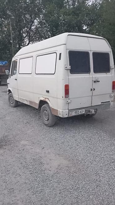 Mercedes-Benz : 1993 г. — 3