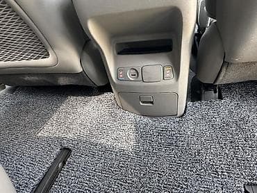 Kia Carnival (белый, рестайлинг) — просторный 7/8‑местный минивэн с — 8