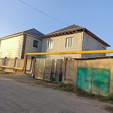 квартиры в бишкеке купить: Продается участок 5 соток. На участке два двухэтажных домов. Отлично — 3