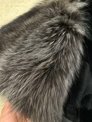 бу берса: Продаю женскую шубу. Стойко воротник и рукава из барсука Все — 3