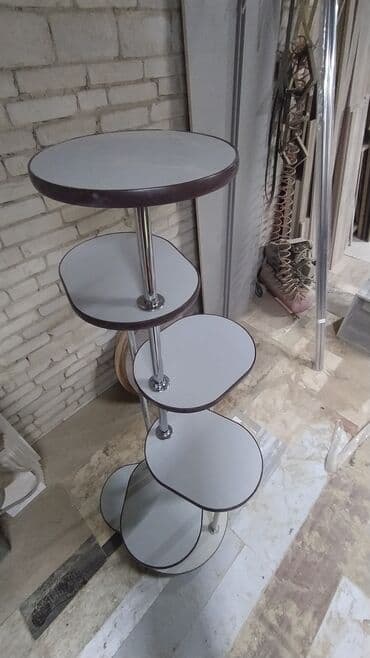 Цветочник. Подставка под цветы. Подставка для цветов at lalafo.kg Цветочник. Подставка под цветы. Подставка для цветов