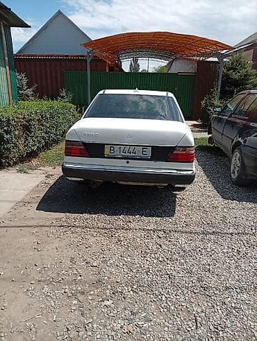 капот на 124 ешка: Mercedes-Benz W124: 1988 г., Механика, Седан — 7