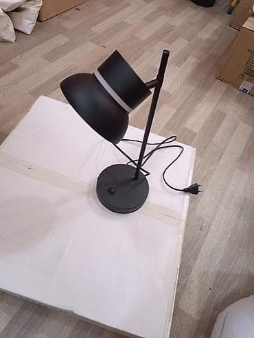 Настольная лампа в современном минималистичном стиле. - Цвет: матовый