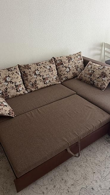 Угловые диваны: Угловой диван, C подушками — 4