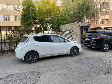 Nissan Leaf: 2015 г., 0.1 - engine capacity л, Автомат, Электромобиль, Хетчбек — 1