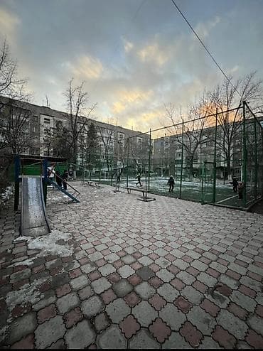 микрорайоне: 2 комнаты, 48 м², 105 серия, 4 этаж — 10