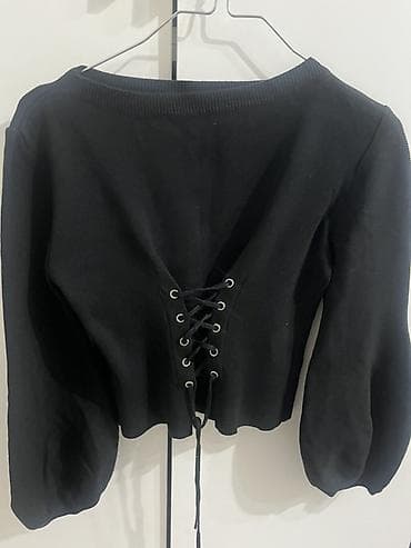 модные вещи: Черный укороченный свитер с корсетной шнуровкой 800 сом Чёрные — 1