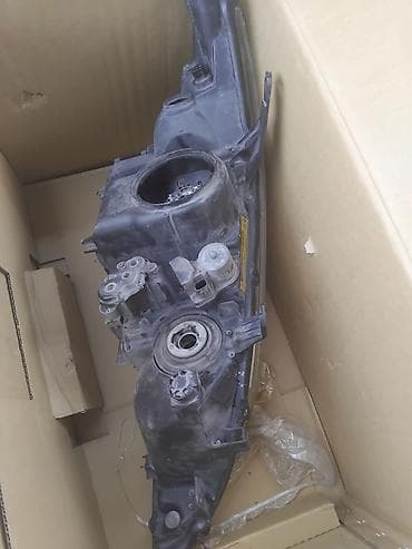 лампа с лупой: Передняя левая фара Lexus 2010 г., Б/у, Оригинал, Япония — 3