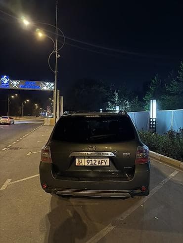 гибрит центр: Toyota Highlander: 2010 г., 3.3 л, Гибрид, Кроссовер — 5