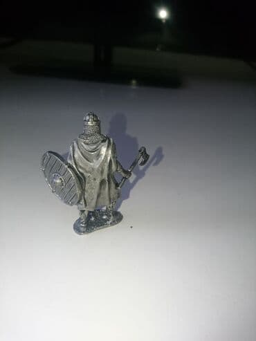 продажа статуэток: Оловянный викинг и геодезист — 7