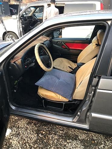 Продажа авто: Volkswagen Passat: 1992 г., 1.8 л, Ручные, Бензин, Седан — 3