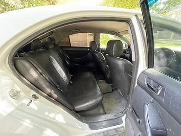 Toyota Avensis: 2005 г., 1.8 л, Автомат, Бензин, Хэтчбэк — 8