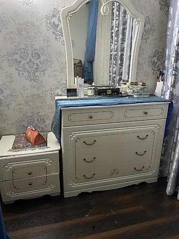 итальянский костюм: Спальный гарнитур в классическом стиле, цвет айвори с золотистой — 2