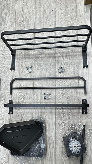 Настенный комплект для ванной комнаты: металлическая система хранения